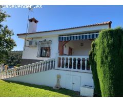 Chalet con piscina en venta en Almodóvar del Río, zona Cuevas Bajas – Tranquilidad, espacio y natura