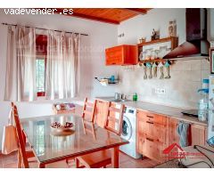 ???? Oportunidad única en plena sierra de Córdoba: finca con dos casas, piscina y terreno en Trassie