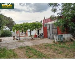 SE VENDE PARCELA HIPOTECABLE CON CASA  Y PISCINA