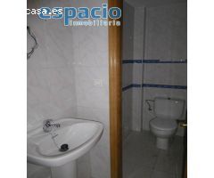 SE ALQUILA LOCAL ACONDICIONADO EN EL CENTRO DE PONFERRADA.