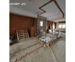 Amplio Ático en Avilés: Oportunidad para Reformar