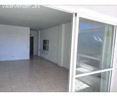 Exclusiva Propiedad en Primera Línea de Playa en Estepona con Potencial de Reforma.