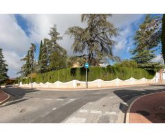 VILLA DE LUJO EN URBANIZACIÓN MONTELUZ
