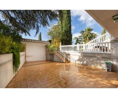 VILLA DE LUJO EN URBANIZACIÓN MONTELUZ