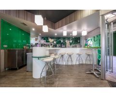 Cafetería La Contraviesa en venta con 168 m2  junto a Centro Comercial Alcampo