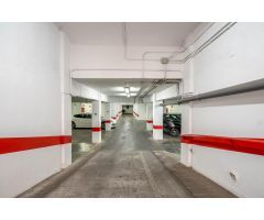 Amplia plaza de aparcamiento en Arabial