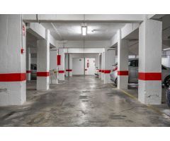 Amplia plaza de aparcamiento en Arabial