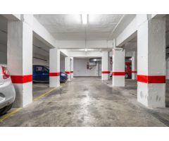 Amplia plaza de aparcamiento en Arabial