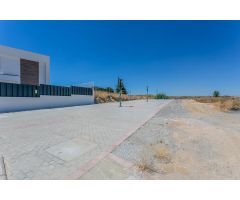 se vende terreno en Otura