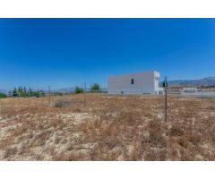 se vende terreno en Otura