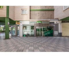 Cafetería La Contraviesa en venta con 168 m2  junto a Centro Comercial Alcampo