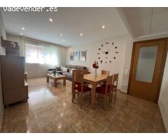 ¡AMPLIO PISO FAMILIAR CON TERRAZA Y PLAZA DE PARKING EN LA ZONA DE LAS ESCUELAS!