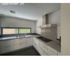 Exclusiva vivienda con vistas al Real Club de Golf de Sevilla