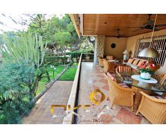 Imponente, amplio y luminoso chalet en venta en Les Playetes, Oropesa