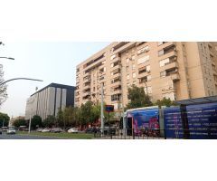 Apartamento entre El Corte Inglés y el Centro Comercial Nervión Plaza
