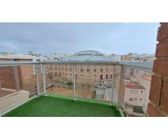 Bonito piso de una habitación amueblado y equipado muy céntrico.