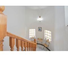Chalet Independiente en Cenes de la Vega con Parcela de 1.187 m².