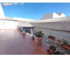 IDEAL INVERSION!!  VIVINENDA DE TRES PLANTAS SOBRE PARCELA DE MAS DE 400 METROS JUNTO A MERCADONA