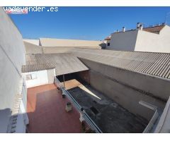 IDEAL INVERSION!!  VIVINENDA DE TRES PLANTAS SOBRE PARCELA DE MAS DE 400 METROS JUNTO A MERCADONA