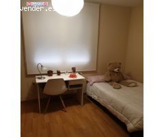 Piso en edificio seminuevo que consta de 2 dormitorios, salón comedor con balcón, cocina y garaje.