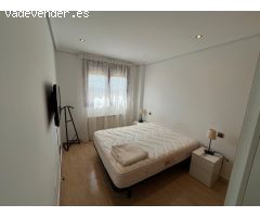 PISO DE DOS DORMITORIOS TOTALMENTE AMUEBLADO, DOS BAÑOS, TERRAZA Y PISCINA COMUNITARIA