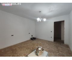 PISO DE 200 METROS JUNTO A LA ESTACION DE RENFE CON ASCENSOR, 4 DORMITORIOS, 3 BAÑOS, Y LAVADERO
