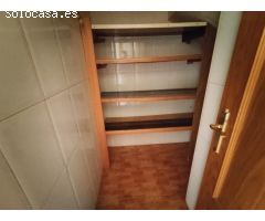 CASA ADOSADA CONTRUIDA EN 2006 CON PATIO 60 m2 DE PATIO, 4 DORMITORIOS, 2 BAÑOS, GARAJE Y TERRAZA