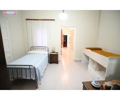 CASA SEÑORIAL DE 527 METROS DE PARCELA, EN PLENO CENTRO DE ALCÁZAR CON ACCESO DESDE DOS CALLES