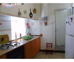 Vivienda en pleno corazón de Los Molinos de Campo  de Criptana. Cuenta con 3 dormitorios, baño compl