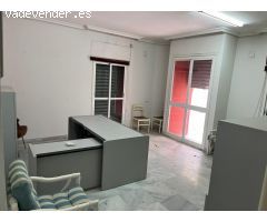 LOCAL COMERCIAL PARA MONTAR TU NEGOCIO EN UNA ZONA ESTUPENDA!