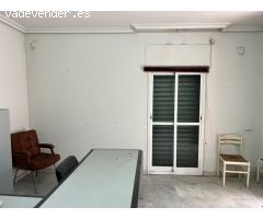 LOCAL COMERCIAL PARA MONTAR TU NEGOCIO EN UNA ZONA ESTUPENDA!