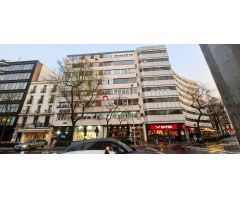 OFICINA EN CHAMBERI, BARRIO TRAFALGAR ( JUNTO GLORIETA QUEVEDO )