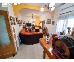 ¡Estupenda casa adosada en Ciudad Jardín!