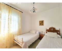 ESTUPENDO CHALET CON PISCINA JUNTO A LA AVENIDA DE HUELVA
