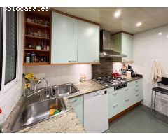 Piso de 122m2, situado en zona privilegiada y céntrica de l’Eixample de Barcelona.