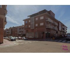 Piso de tres dormitorios en calle Jiloca