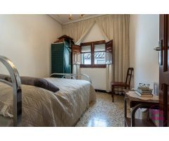 Casa independiente de tres dormitorios en Azuara