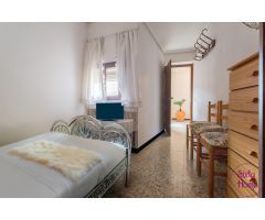 Casa independiente de tres dormitorios en Azuara