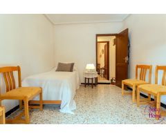 Casa independiente de tres dormitorios en Azuara