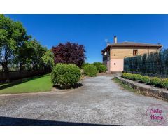 Casa de 5 dormitorios con terreno en Angüés