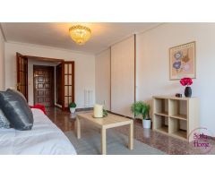 Piso en venta de 4 dormitorios en urbanización Parque Roma