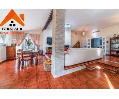Chalet en venta en Sevilla en la Urbanizacion Pino Grande