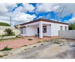 SE VENDE CHALET JUNTO A LA VENTA LUNA, CHICLANA
