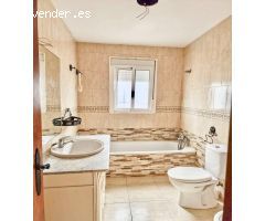 SE VENDE CHALET JUNTO A LA VENTA LUNA, CHICLANA