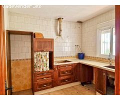 SE VENDE CHALET JUNTO A LA VENTA LUNA, CHICLANA