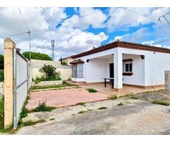 SE VENDE CHALET JUNTO A LA VENTA LUNA, CHICLANA