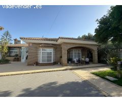 MAJESTUOSO CHALET CON PISCINA ZONA RANA VERDE