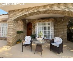 MAJESTUOSO CHALET CON PISCINA ZONA RANA VERDE