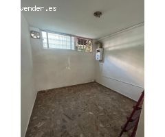 Estupendo local comercial (antes peluquería)