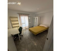 Estupenda vivienda para estudiantes en Barriada Hispalis esquina con Ramón y Cajal